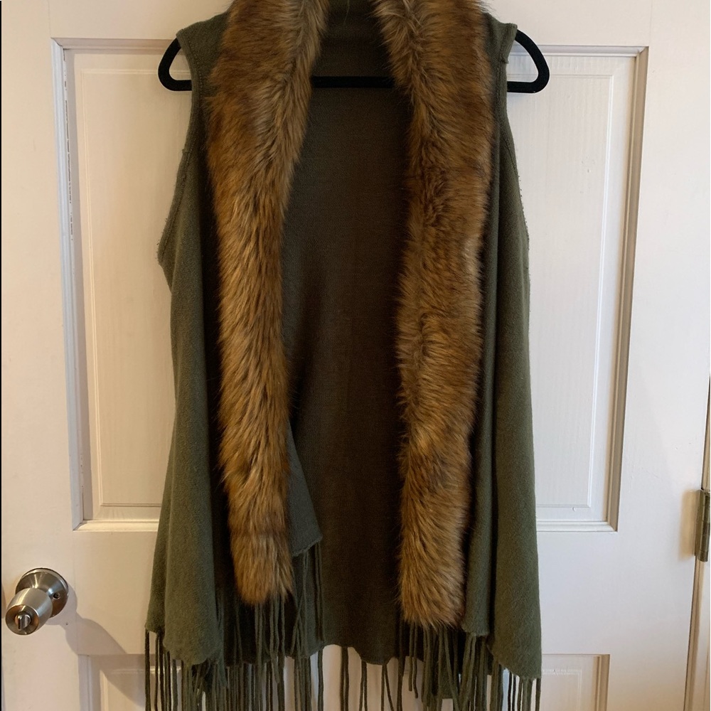 Green fringe vest with faux fur